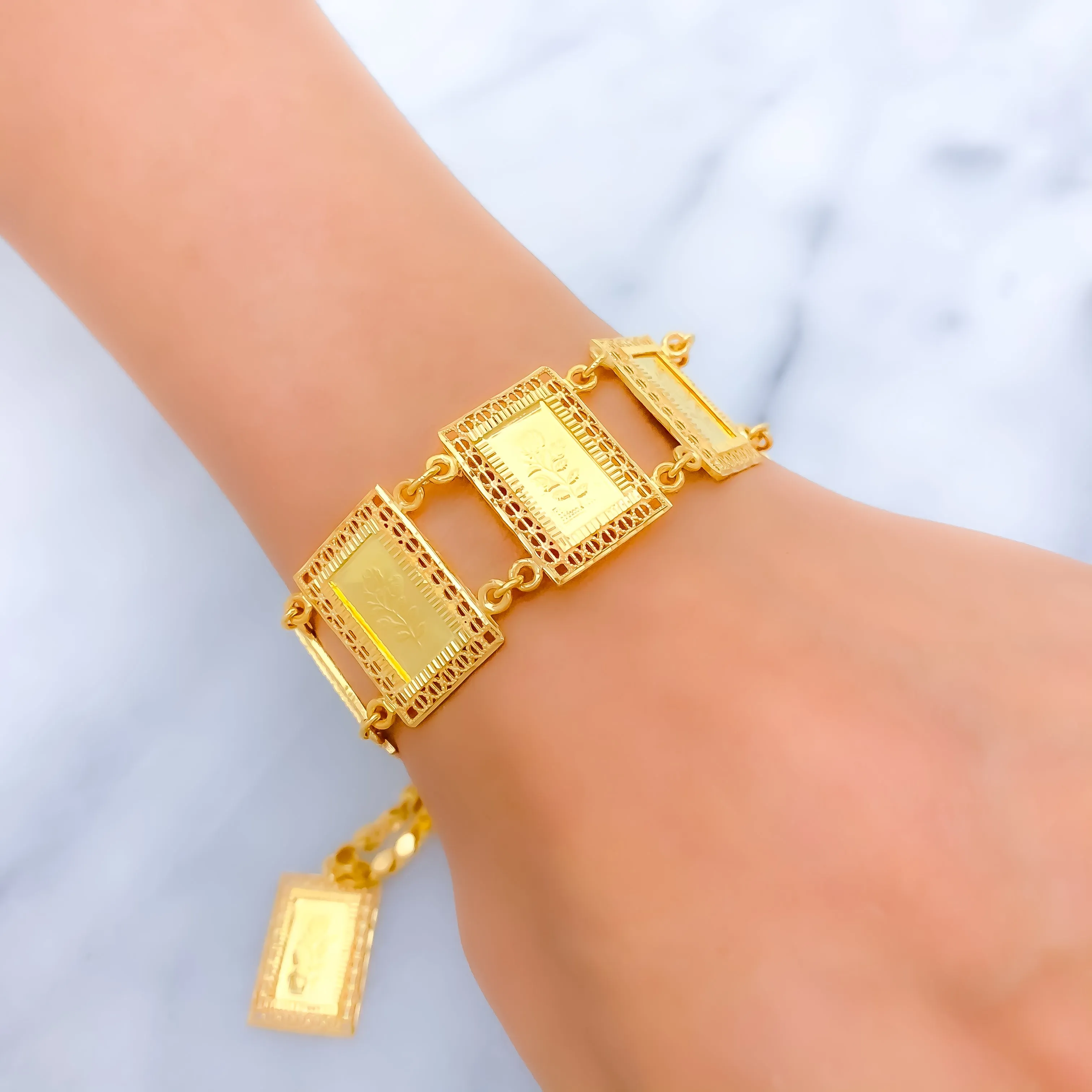 Beautiful Engraved 21k Gold Bracelet w/ Hanging Charm