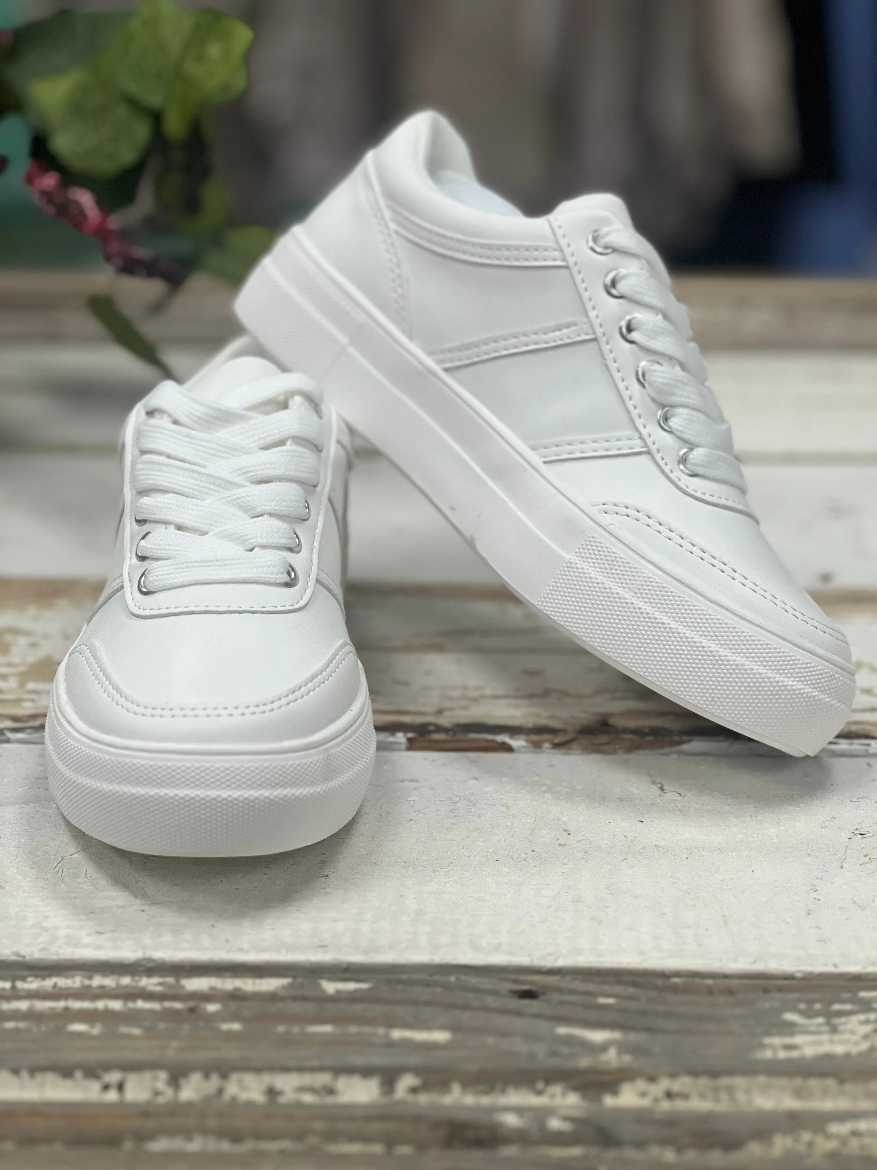 Kaimi White Sneaker