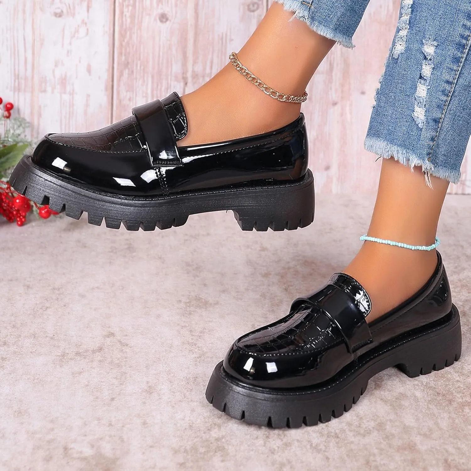 Women's Loafers, Hands Free Slip-on Chunky Lug Sole Dressy Shoes Wide Width Comfortable Casual Boat Shoe Ladies Cushioned Footbed Lightweight Jogging Comfy Walking Footwear for Daily Wear