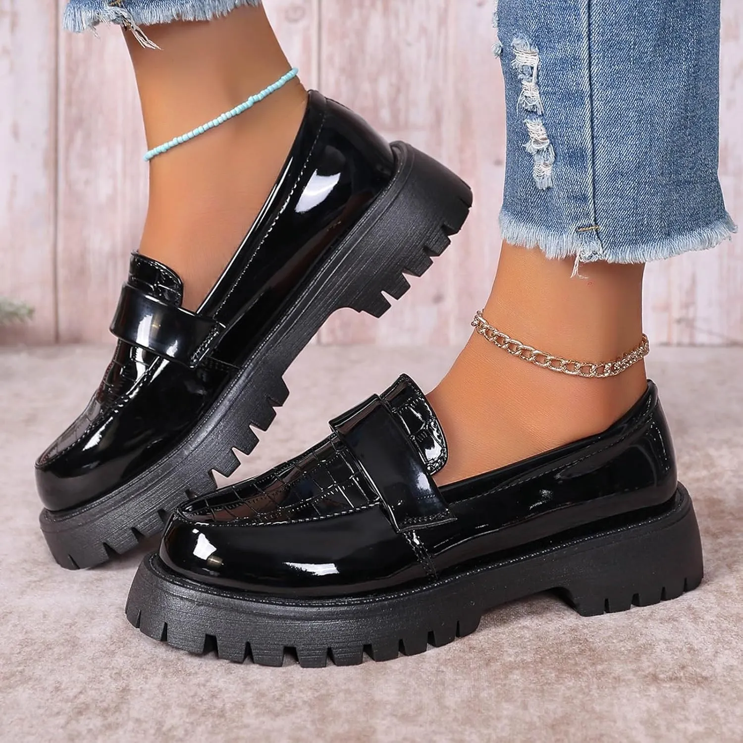 Women's Loafers, Hands Free Slip-on Chunky Lug Sole Dressy Shoes Wide Width Comfortable Casual Boat Shoe Ladies Cushioned Footbed Lightweight Jogging Comfy Walking Footwear for Daily Wear