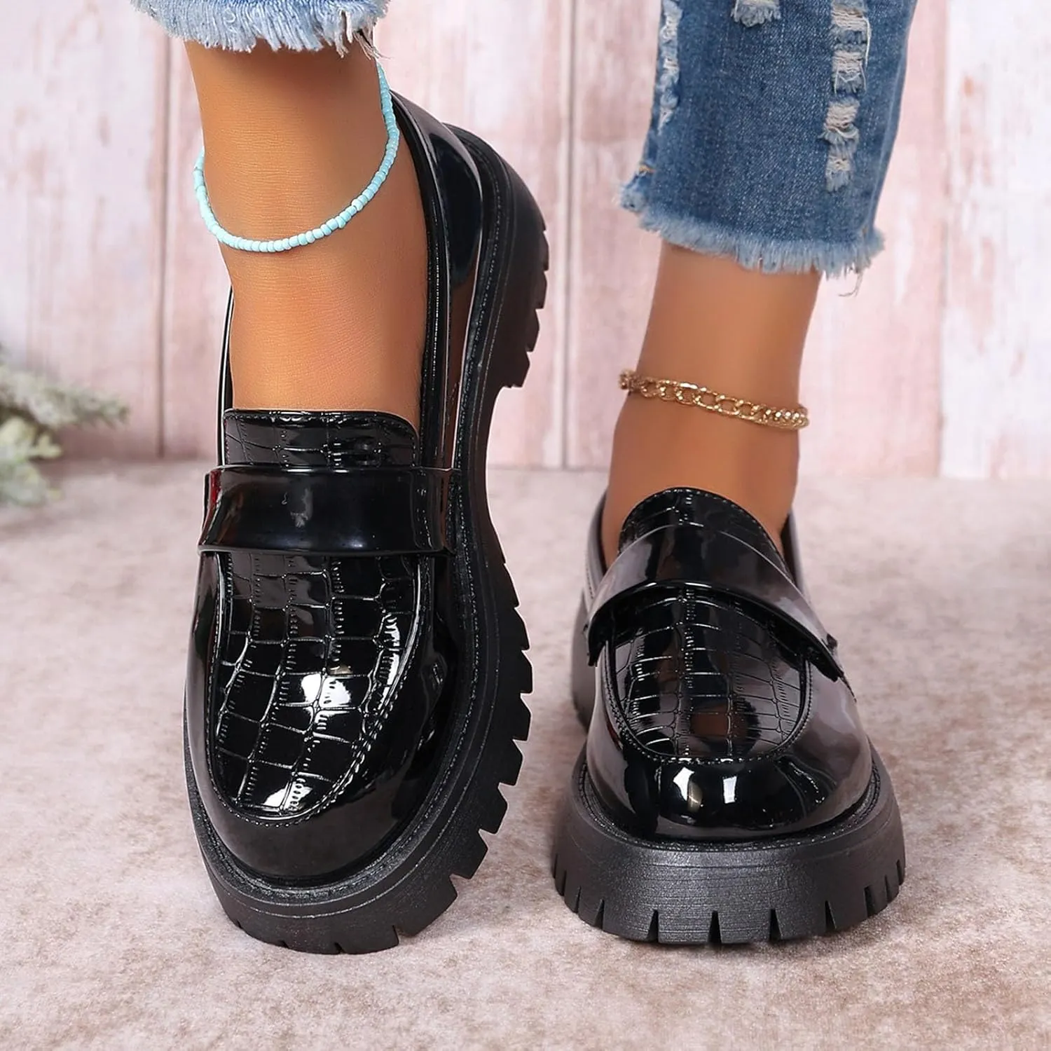 Women's Loafers, Hands Free Slip-on Chunky Lug Sole Dressy Shoes Wide Width Comfortable Casual Boat Shoe Ladies Cushioned Footbed Lightweight Jogging Comfy Walking Footwear for Daily Wear